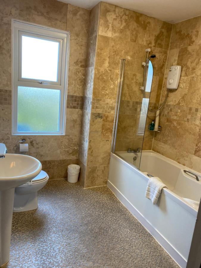 The Kingswood Guest House - Adult Only Weymouth Bagian luar foto